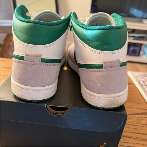 Nike Jordan 1 Mid SE Green Gray